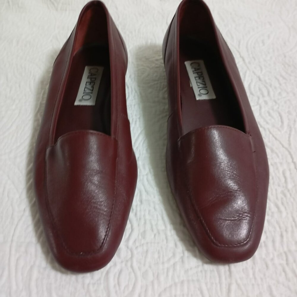 Capezio Women's Flats Loafers Size 8,1/2M Burgundy Jenny Slip On Leather Shoes